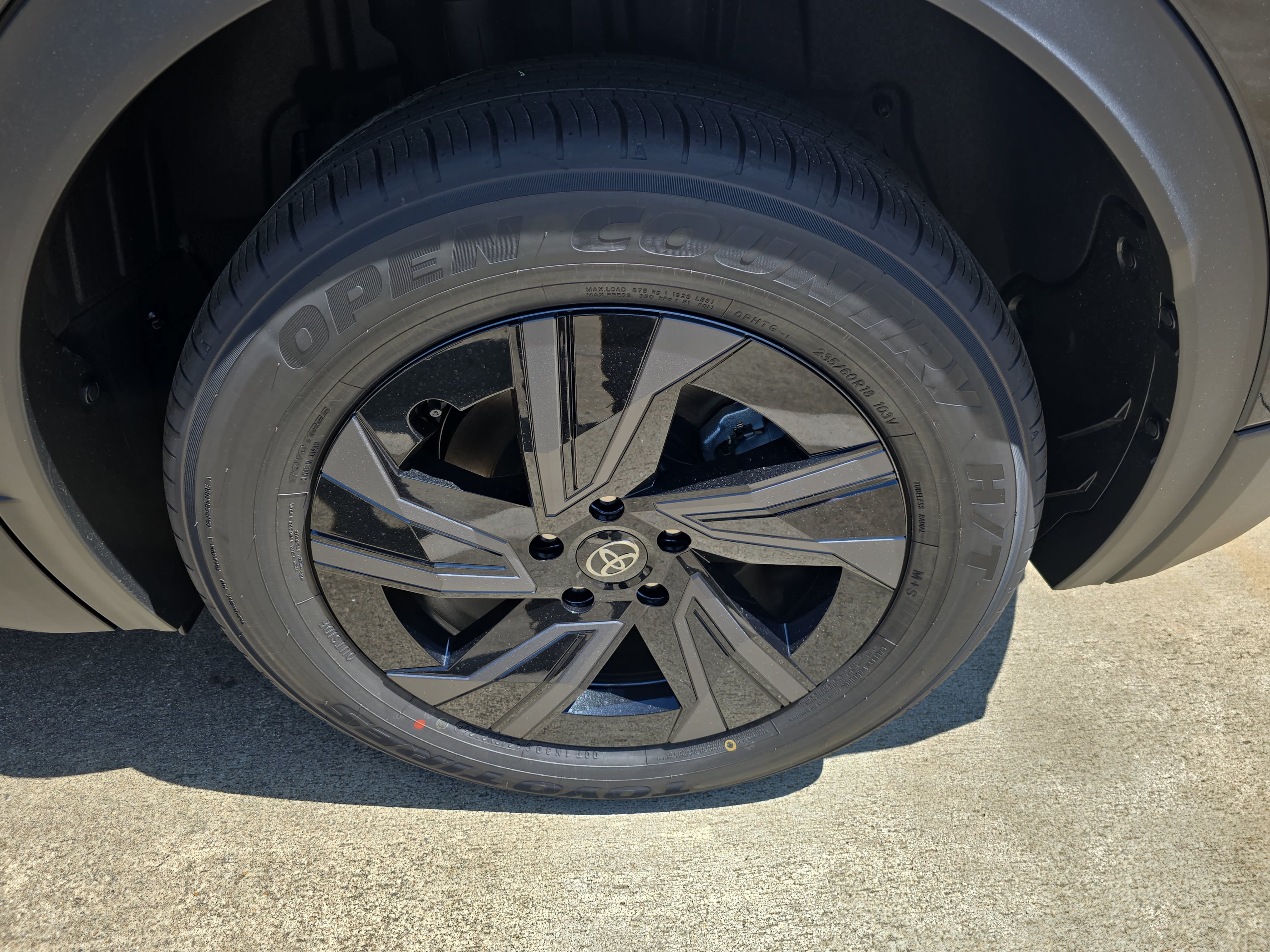 New 2026 Toyota C-HR AWD/4WD image 33