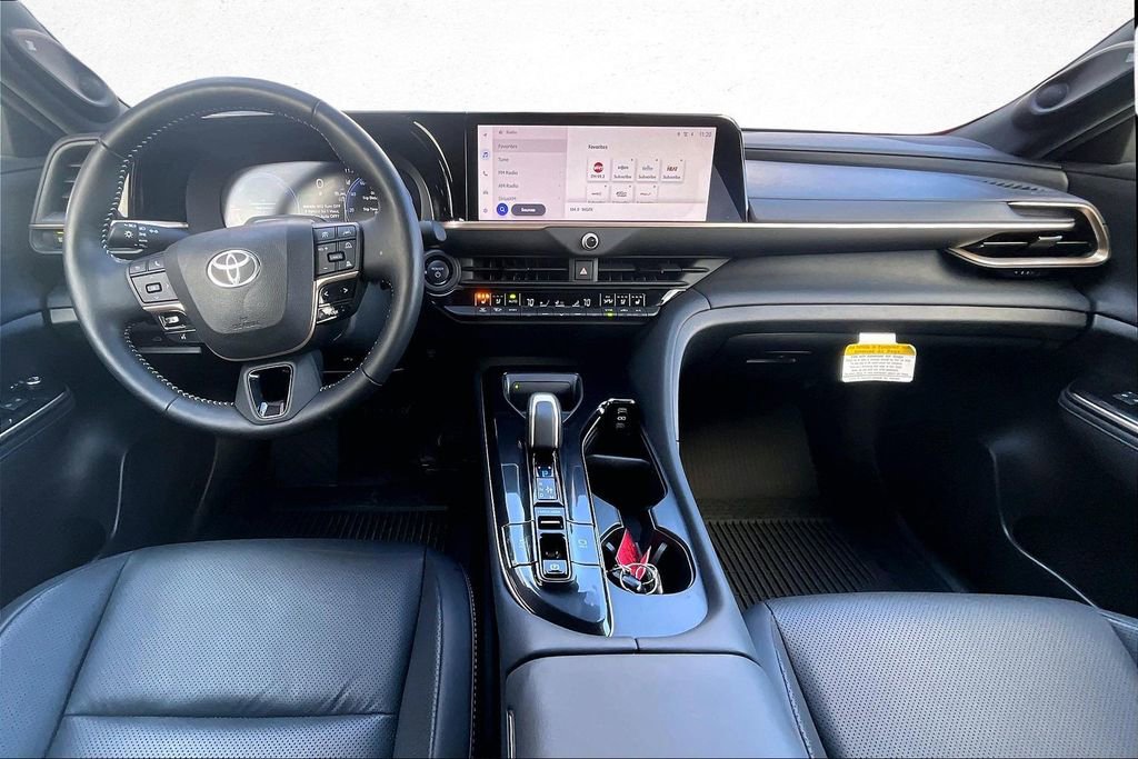 New 2024 Toyota Crown Platinum AWD/4WD image 4