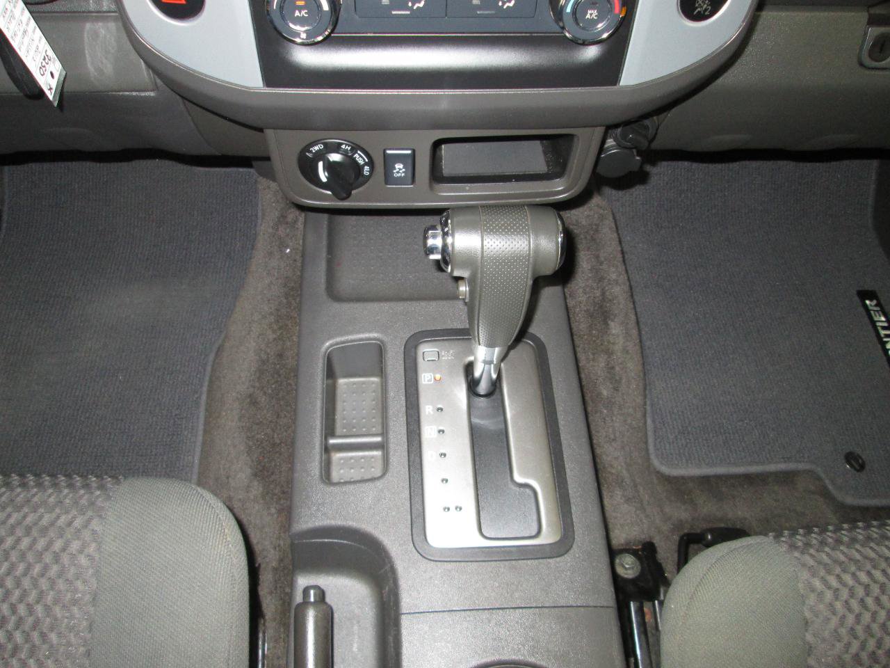 Used 2015 Nissan Frontier SV AWD/4WD image 34