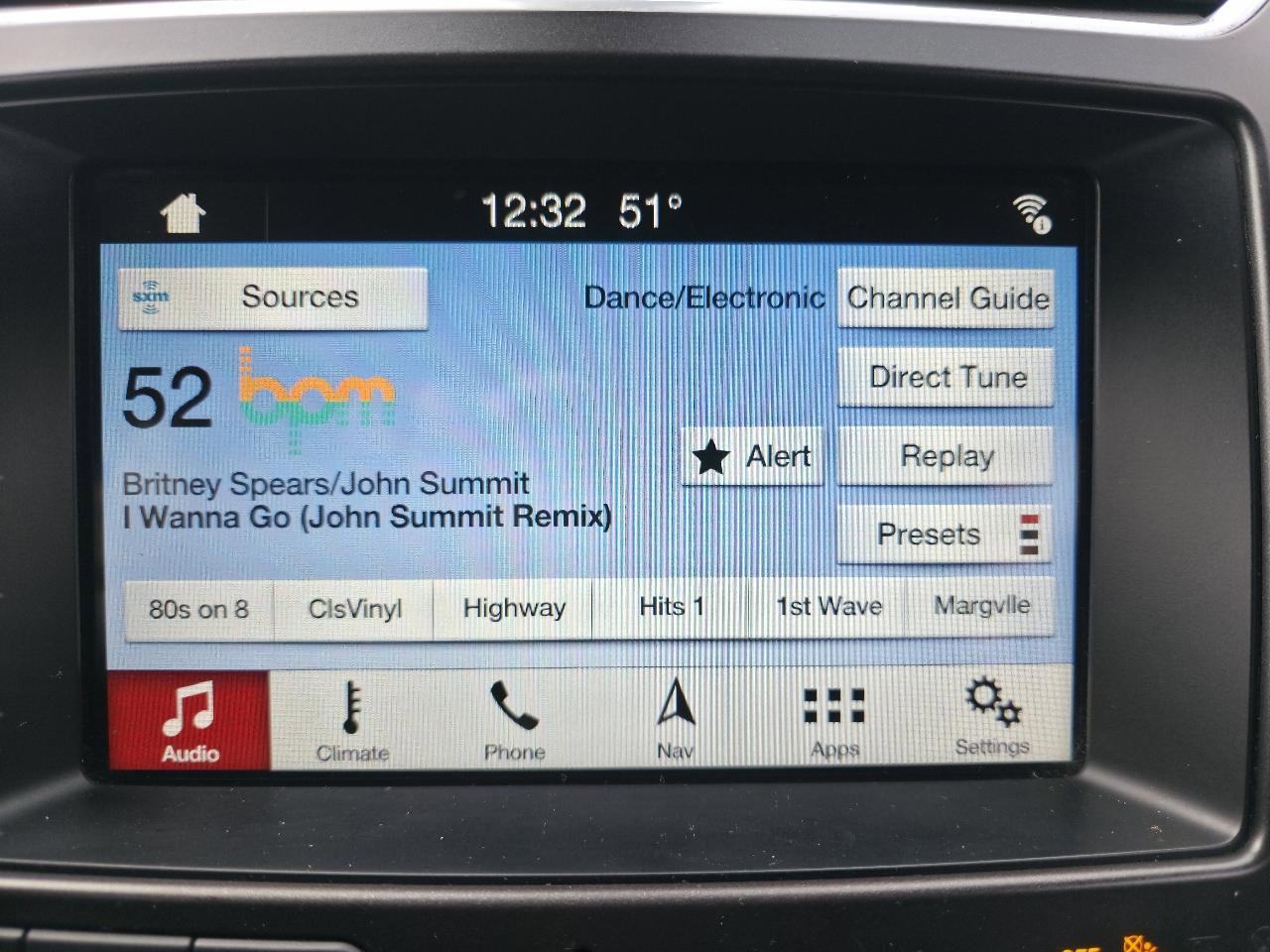 Used 2018 Ford Explorer Platinum image 34