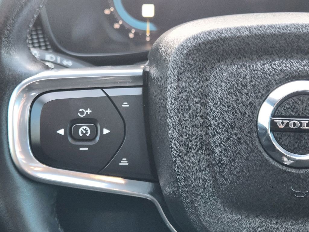 Used 2022 Volvo XC40 P8 Recharge Plus image 20