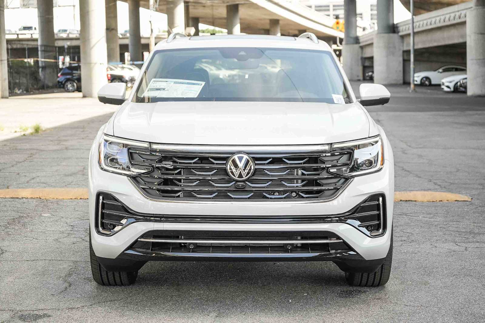 New 2026 Volkswagen Atlas SEL Premium R-Line image 2