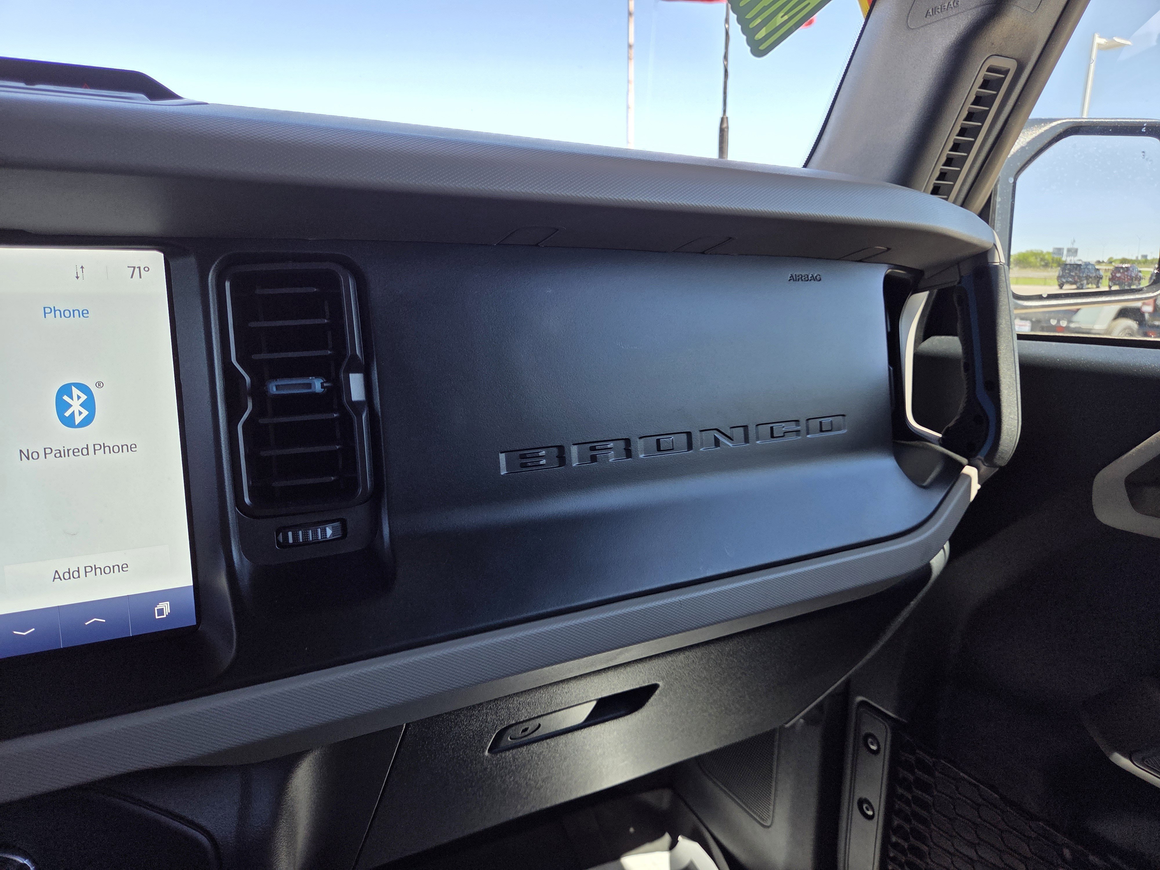 Used 2023 Ford Bronco Wildtrak image 36