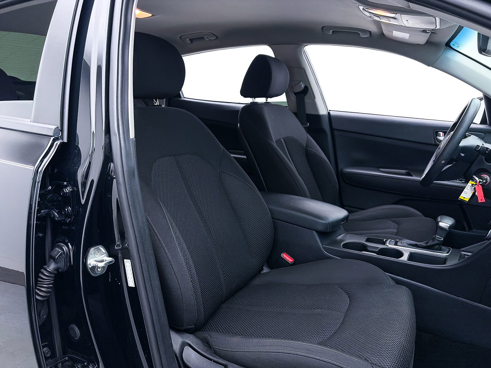 Used 2019 Kia Optima LX image 32