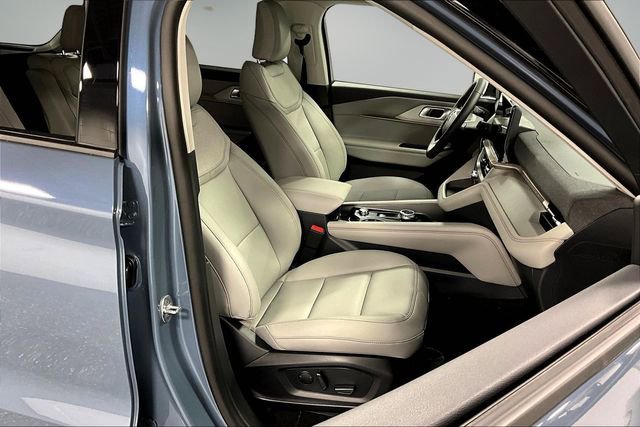 New 2026 Ford Explorer Active image 11