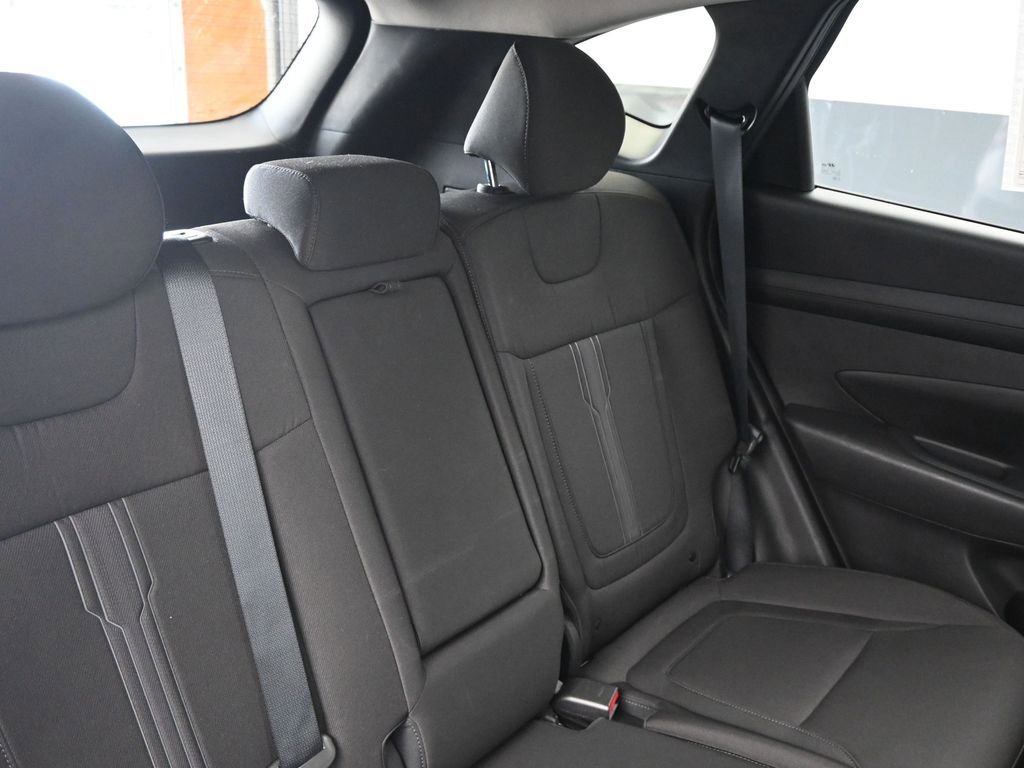 Used 2025 Hyundai Tucson SEL FWD image 14