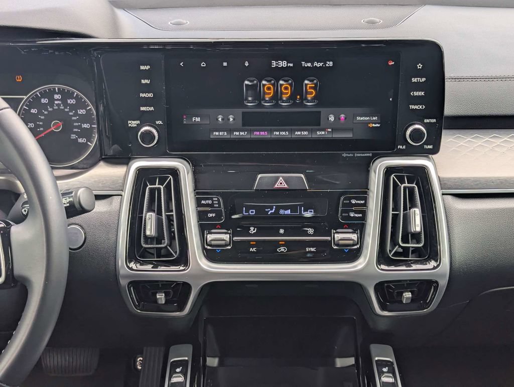 Used 2022 Kia Sorento SX AWD/4WD image 19