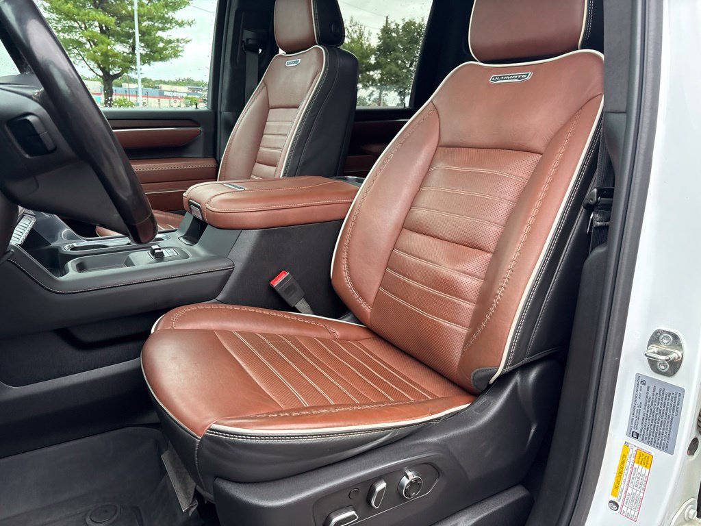 Used 2024 GMC Sierra 3500 Denali Ultimate AWD/4WD image 38