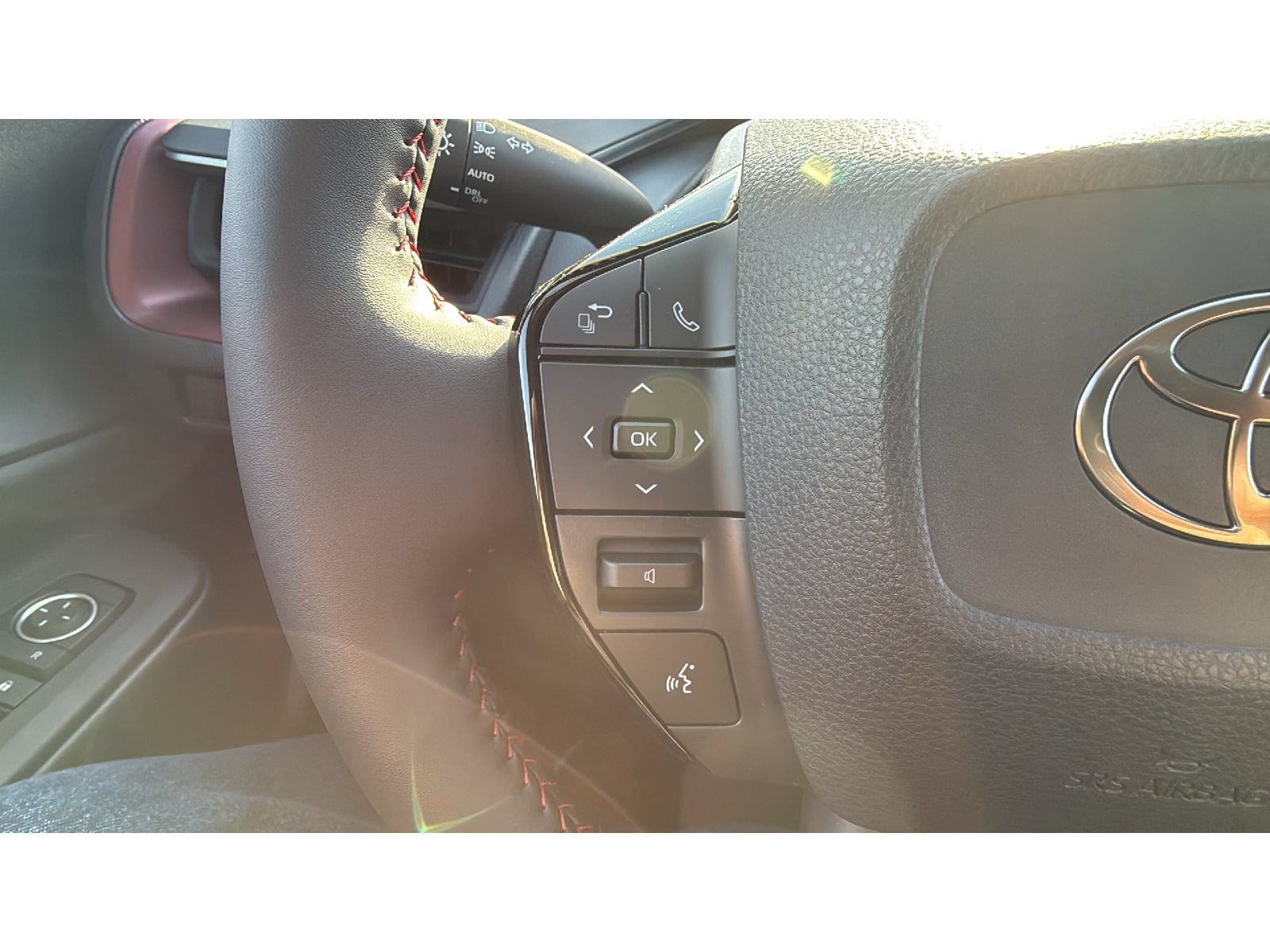 New 2026 Toyota Prius Plug-In Hybrid FWD image 29