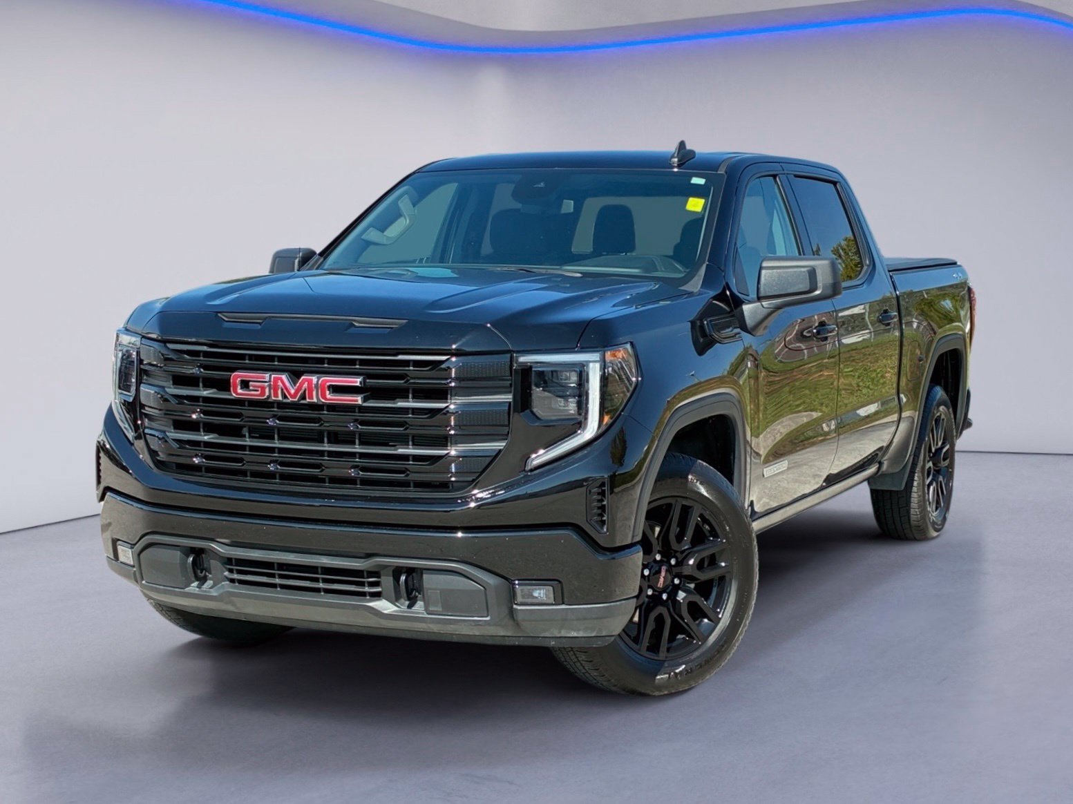 Used 2024 GMC Sierra 1500 Elevation AWD/4WD image 2