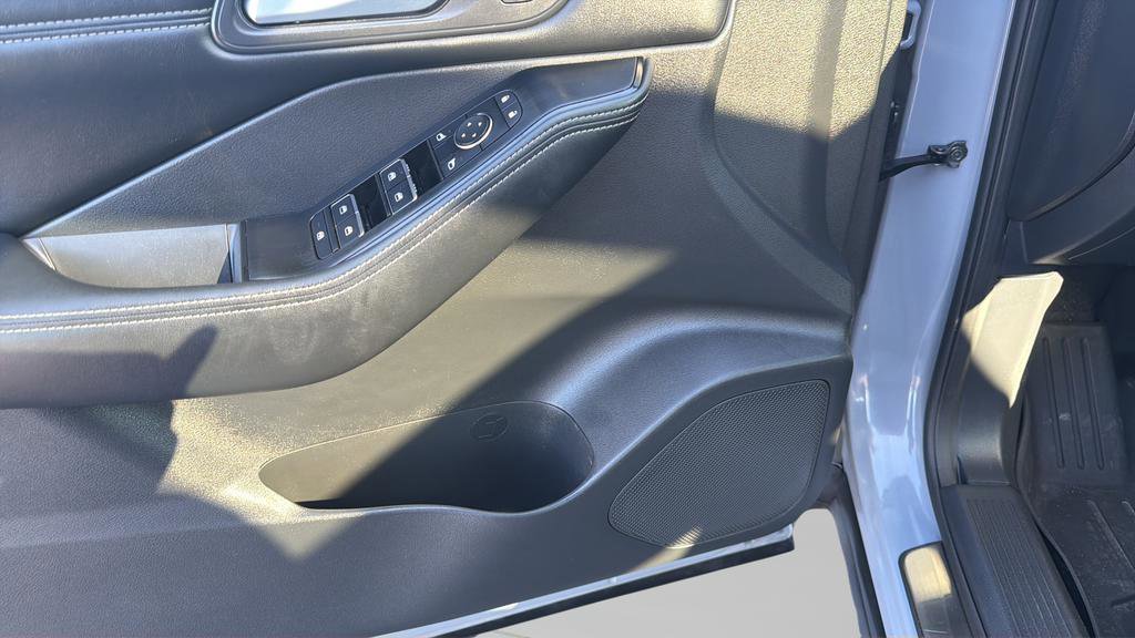 Used 2023 Nissan Rogue SL w/ SL Premium Package image 14