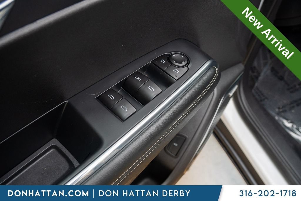 Used 2025 GMC Acadia Elevation FWD image 15