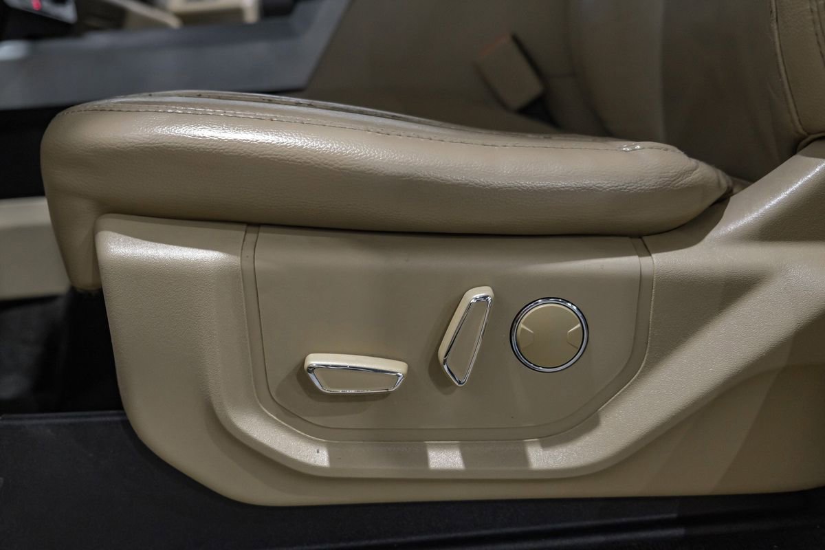 Used 2017 Ford F250 Lariat w/ Chrome Package image 32