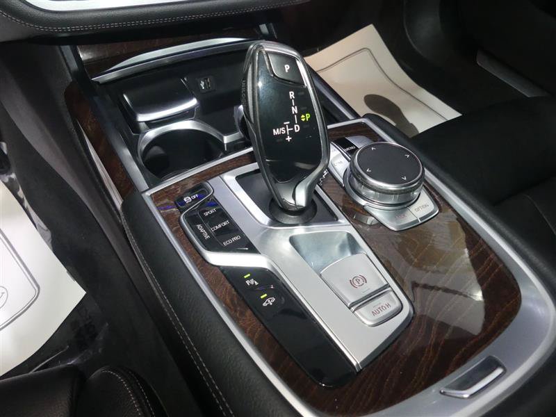 Used 2019 BMW 740i xDrive w/ M Sport Package AWD/4WD image 40