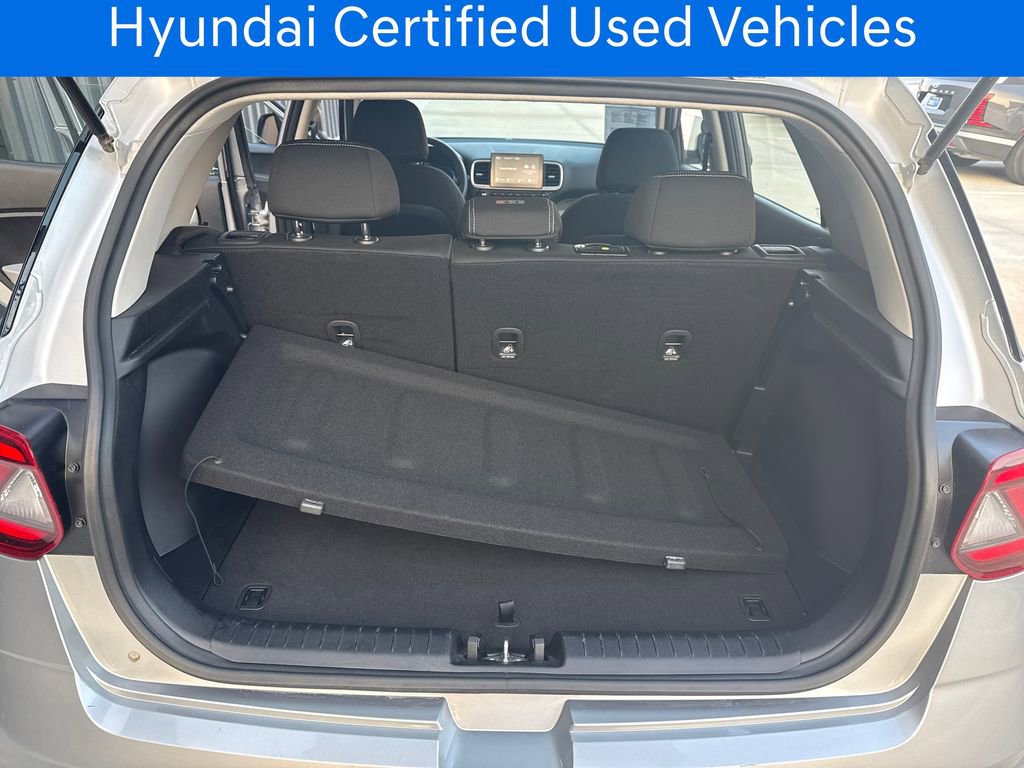 Certified 2025 Hyundai Venue SEL FWD image 16
