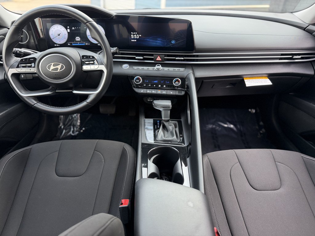 Used 2025 Hyundai Elantra SEL FWD image 10