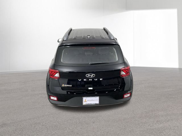 Certified 2025 Hyundai Venue SEL image 38