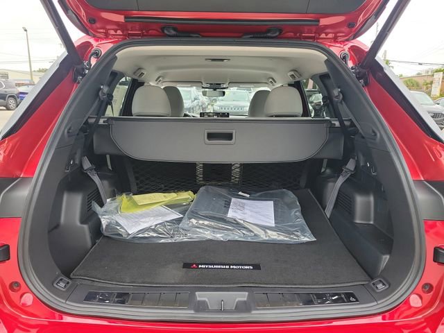 New 2026 Mitsubishi Outlander SE image 11