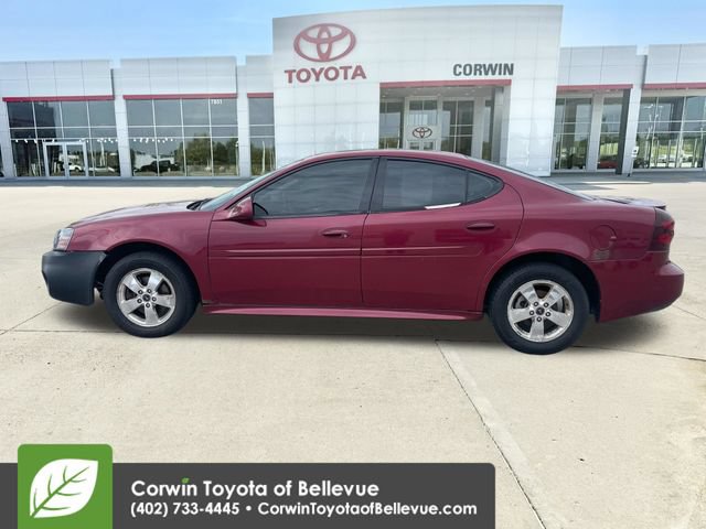 Used 2005 Pontiac Grand Prix GT w/ Leather Trim Package FWD image 2