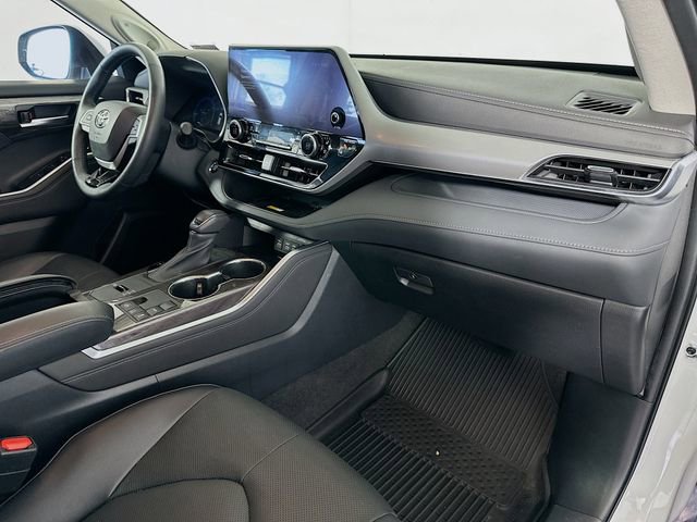 Used 2023 Toyota Highlander Platinum image 26