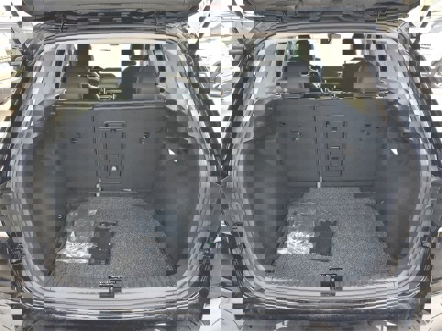 Certified 2025 Volkswagen Taos SE image 8