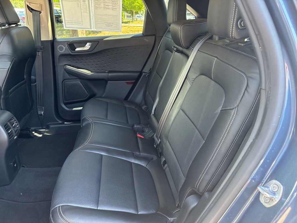 Used 2020 Ford Escape Titanium w/ Titanium Premium Package 2.0 FWD image 26