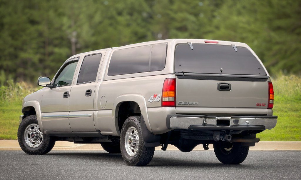 Used 2003 GMC Sierra 1500 SLT w/ SLT Preferred Equipment Group AWD/4WD image 9