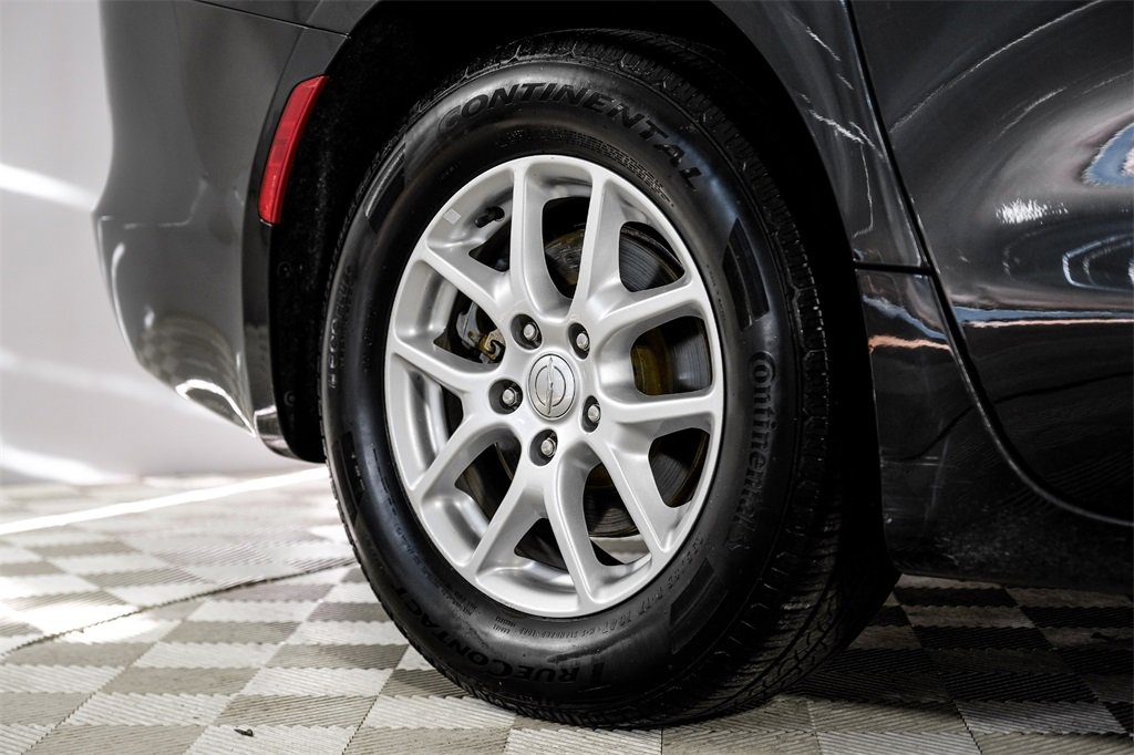 Used 2020 Chrysler Voyager Lxi image 56