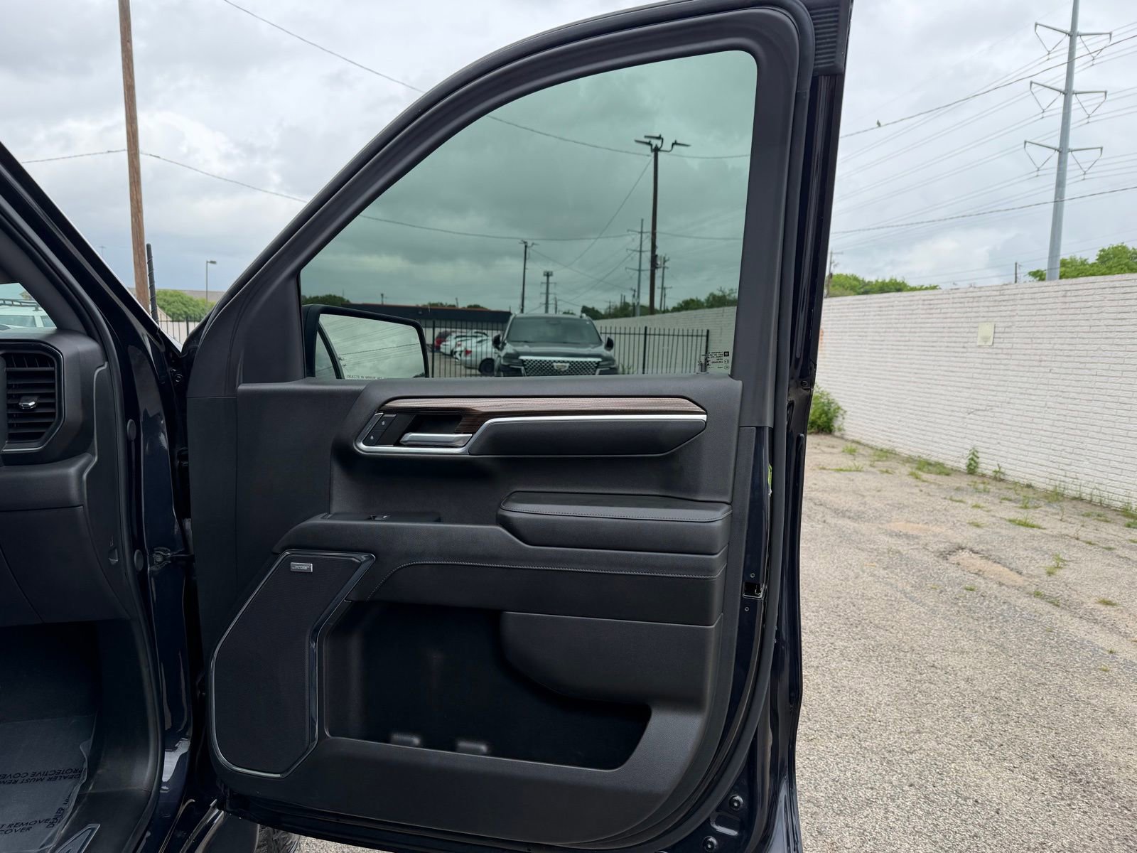 Used 2024 Chevrolet Silverado 1500 LT Trail Boss w/ Convenience Package II image 24