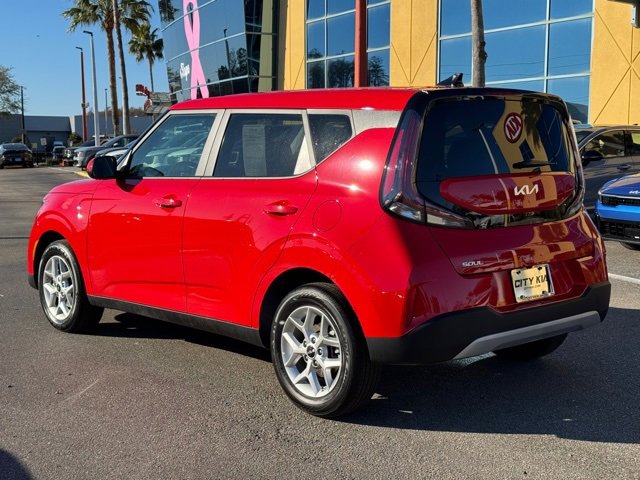 Certified 2025 Kia Soul LX image 3
