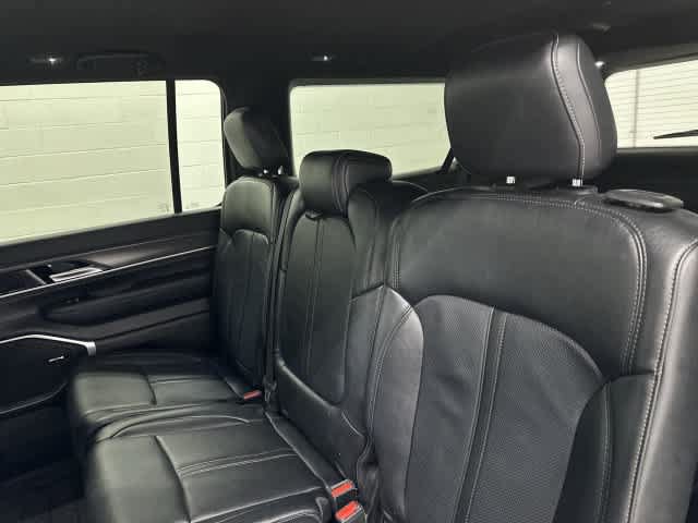 Used 2024 Jeep Wagoneer L Series II w/ Flexible Seating Group RWD image 14