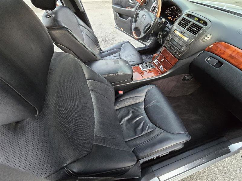 Used 2004 Lexus LS 430 image 23