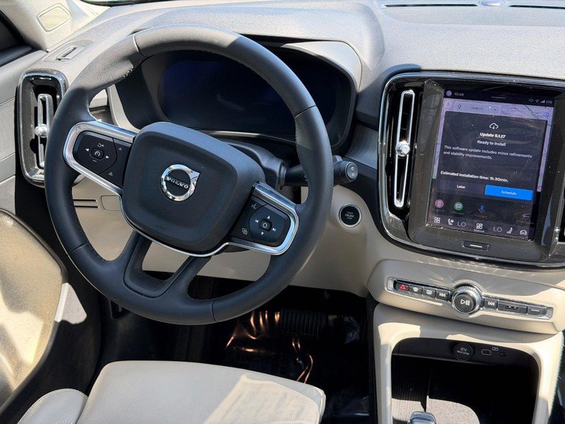Certified 2024 Volvo XC40 B5 Plus w/ Climate Package AWD/4WD image 7
