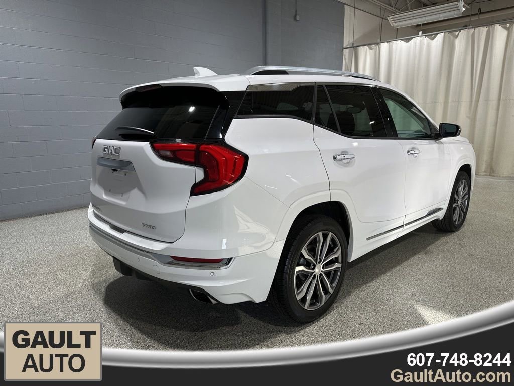 Used 2019 GMC Terrain Denali w/ Advanced Safety Package image 3
