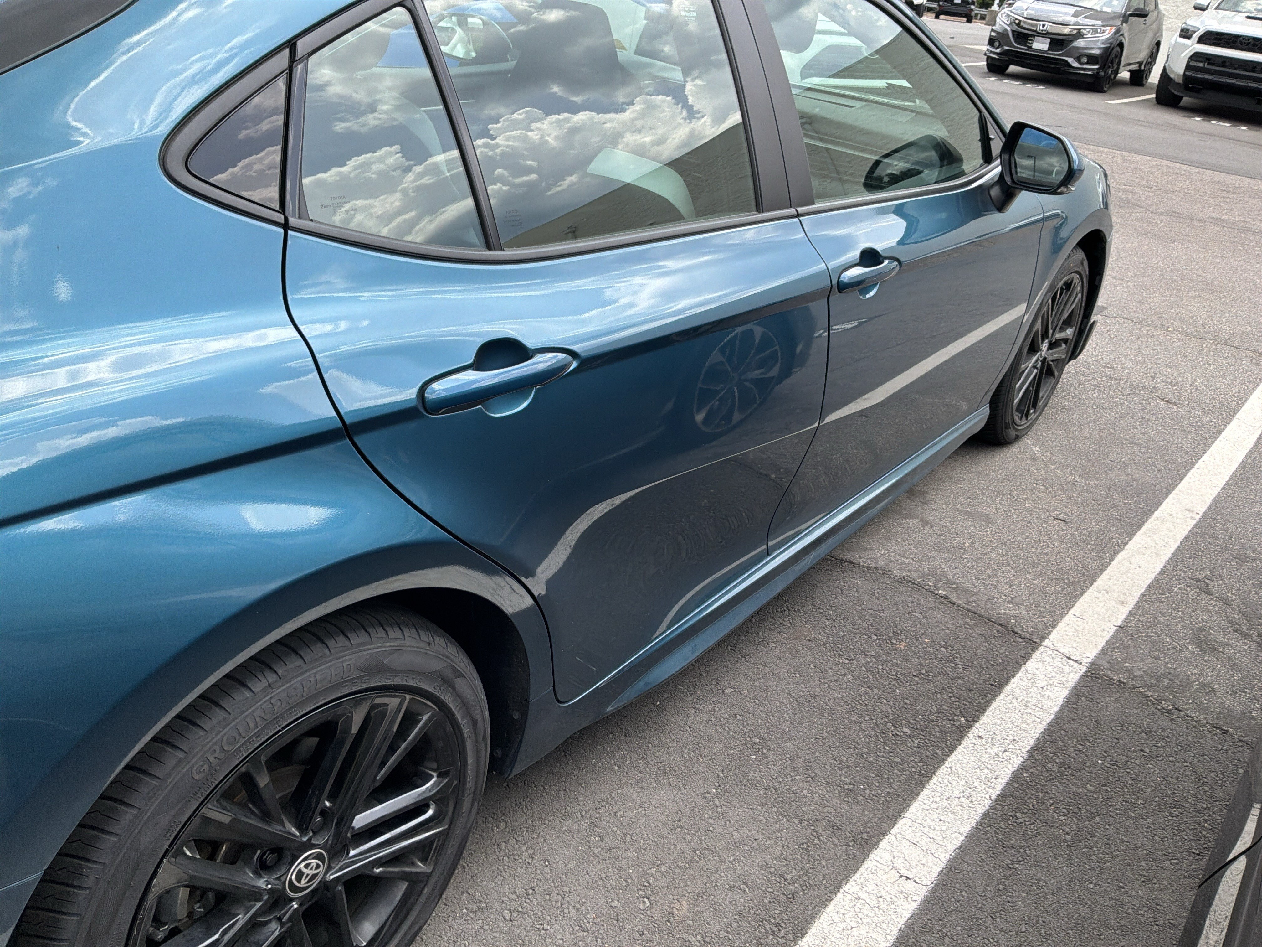 Used 2025 Toyota Camry SE FWD image 9
