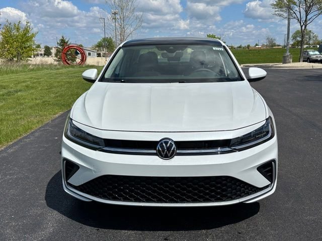 New 2026 Volkswagen Jetta SE FWD image 2