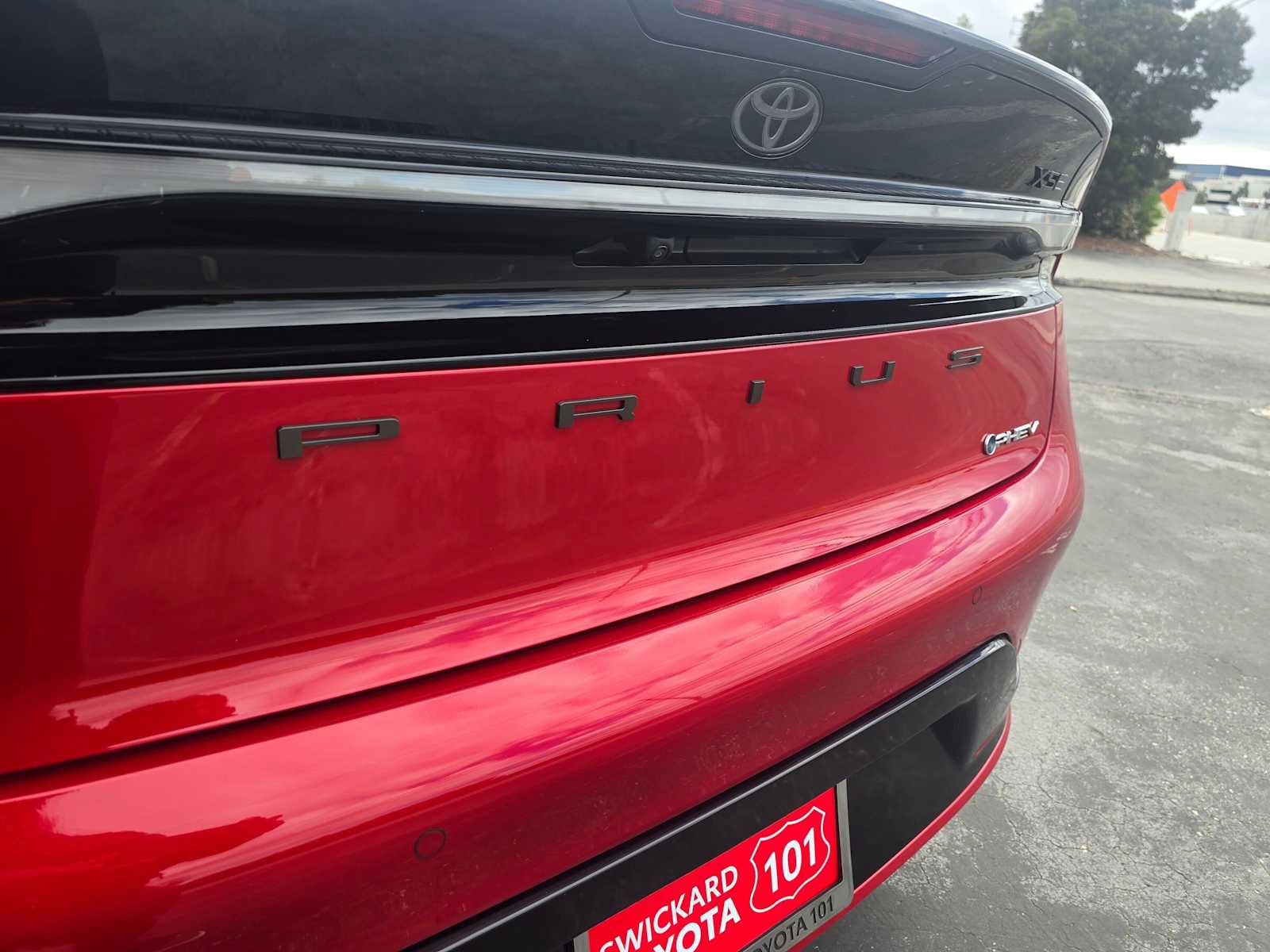 New 2027 Toyota Prius Plug-In Hybrid FWD image 13