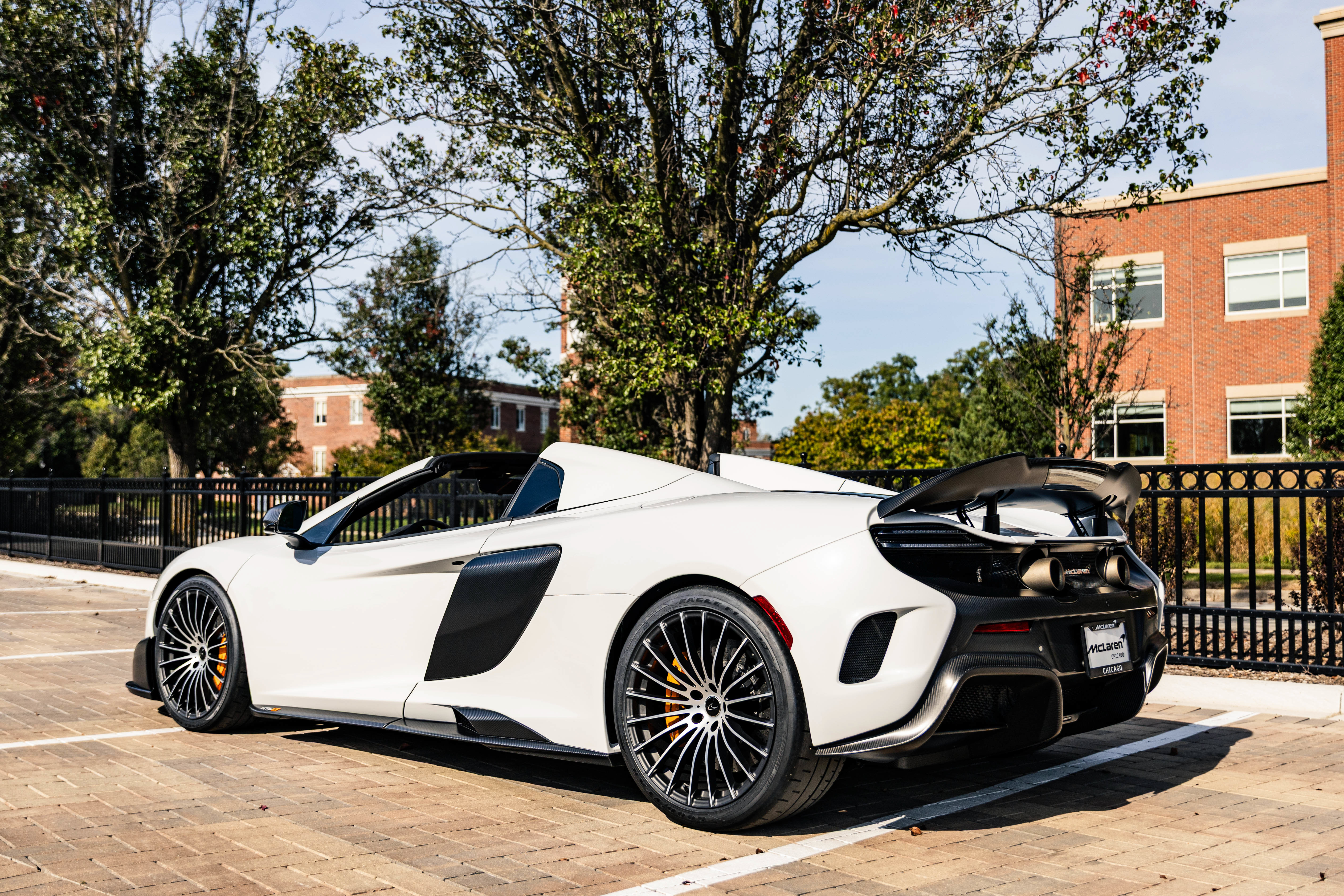 Used 2016 McLaren 675LT Spider RWD image 40