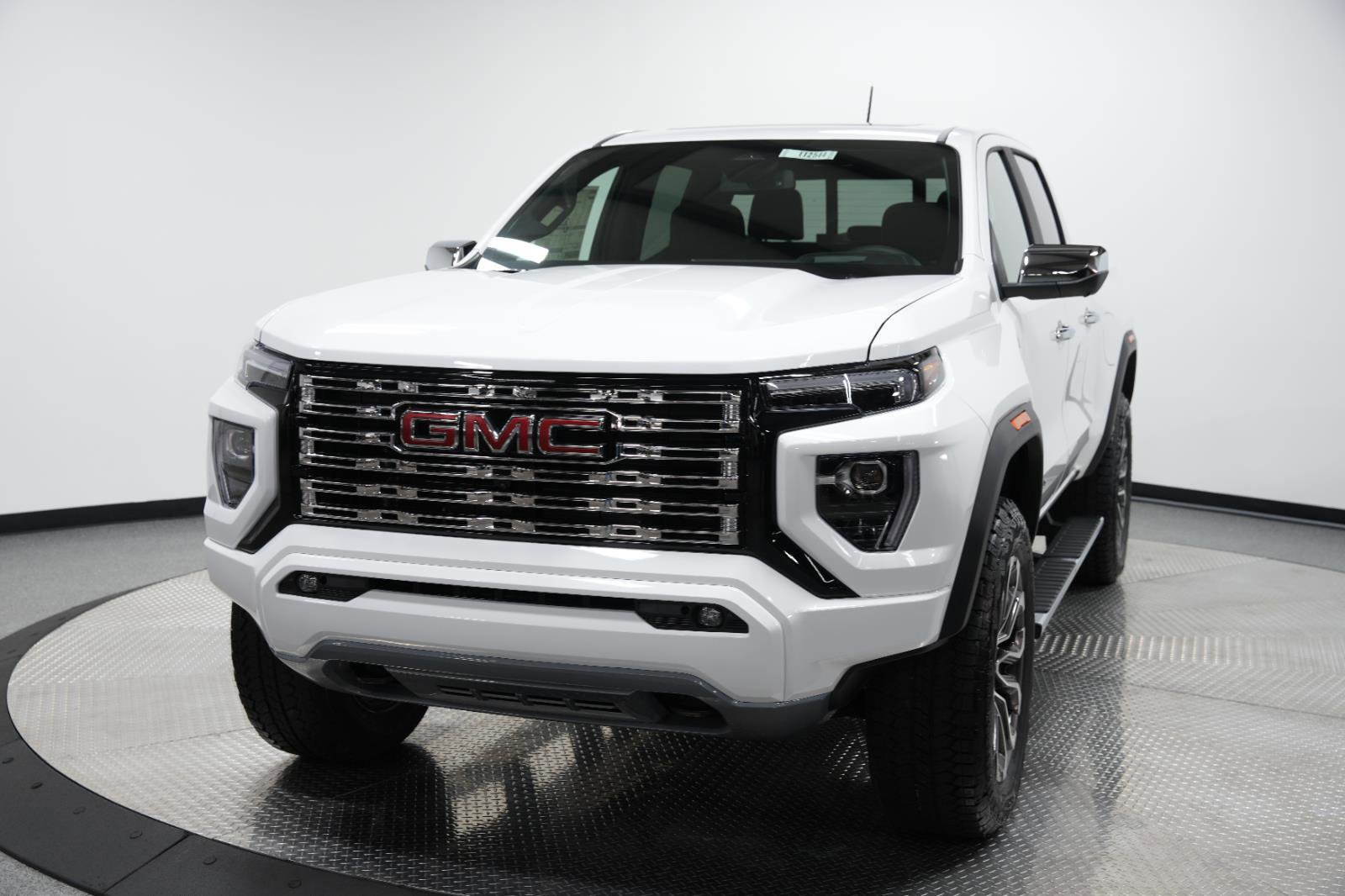 New 2026 GMC Canyon Denali image 3