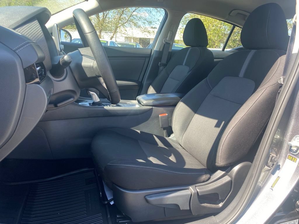 Used 2025 Nissan Sentra SV w/ All-Weather Package FWD image 10