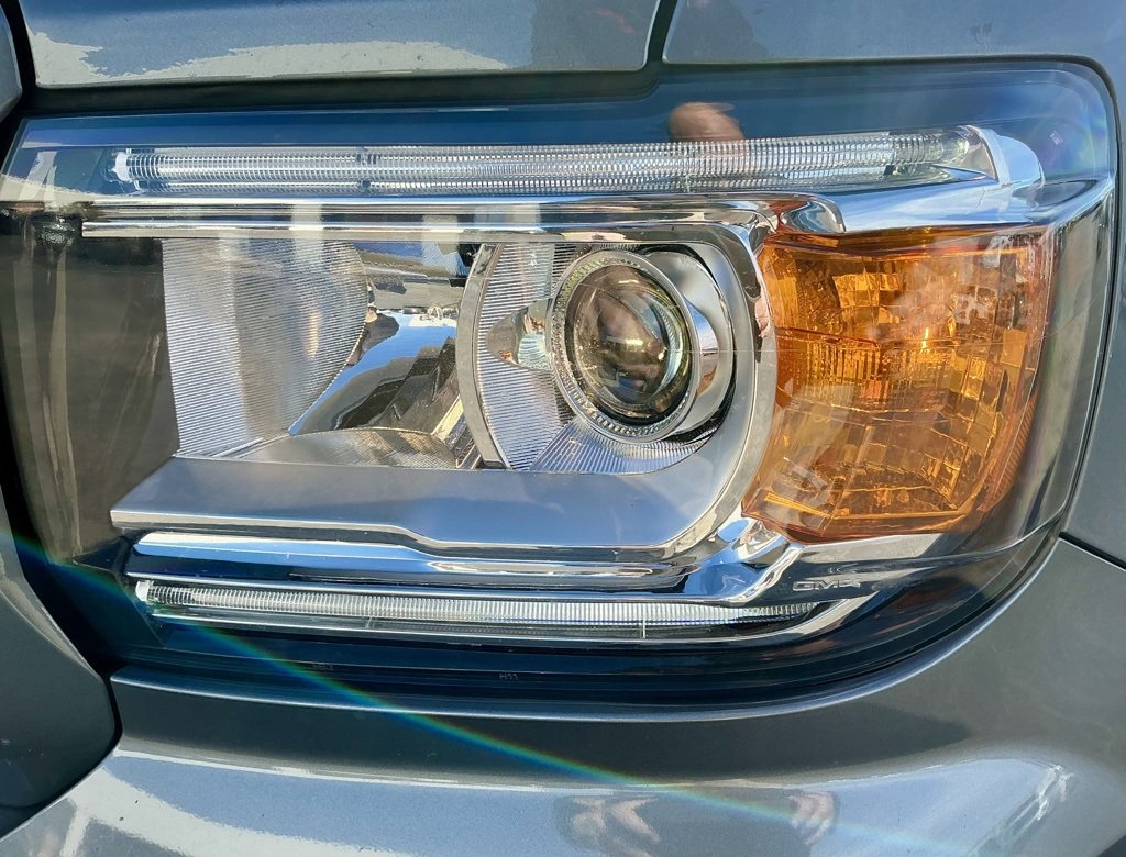 Used 2020 GMC Canyon SLE w/ Elevation Edition image 10