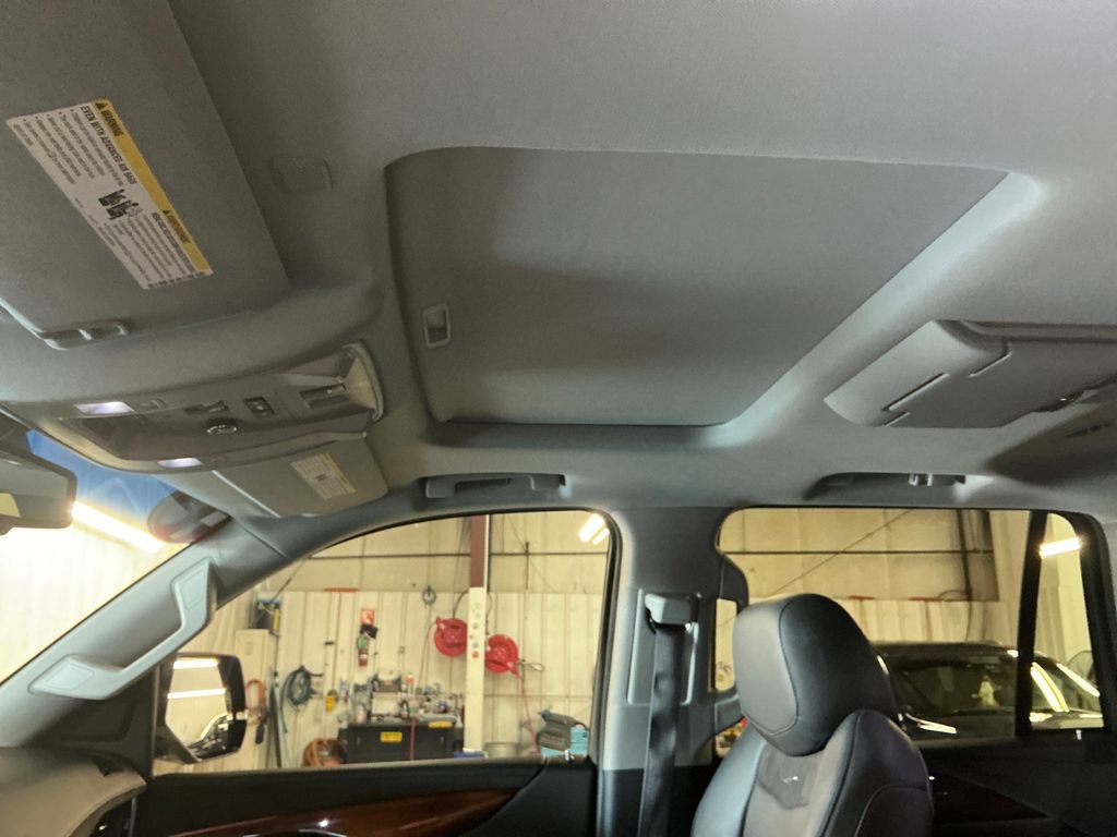 Used 2016 Cadillac Escalade Premium AWD/4WD image 13