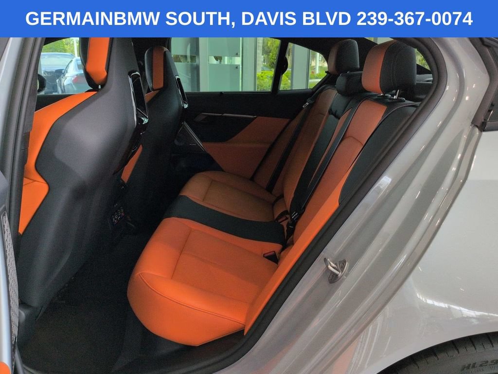 Certified 2025 BMW M5 w/ Carbon Package AWD/4WD image 15