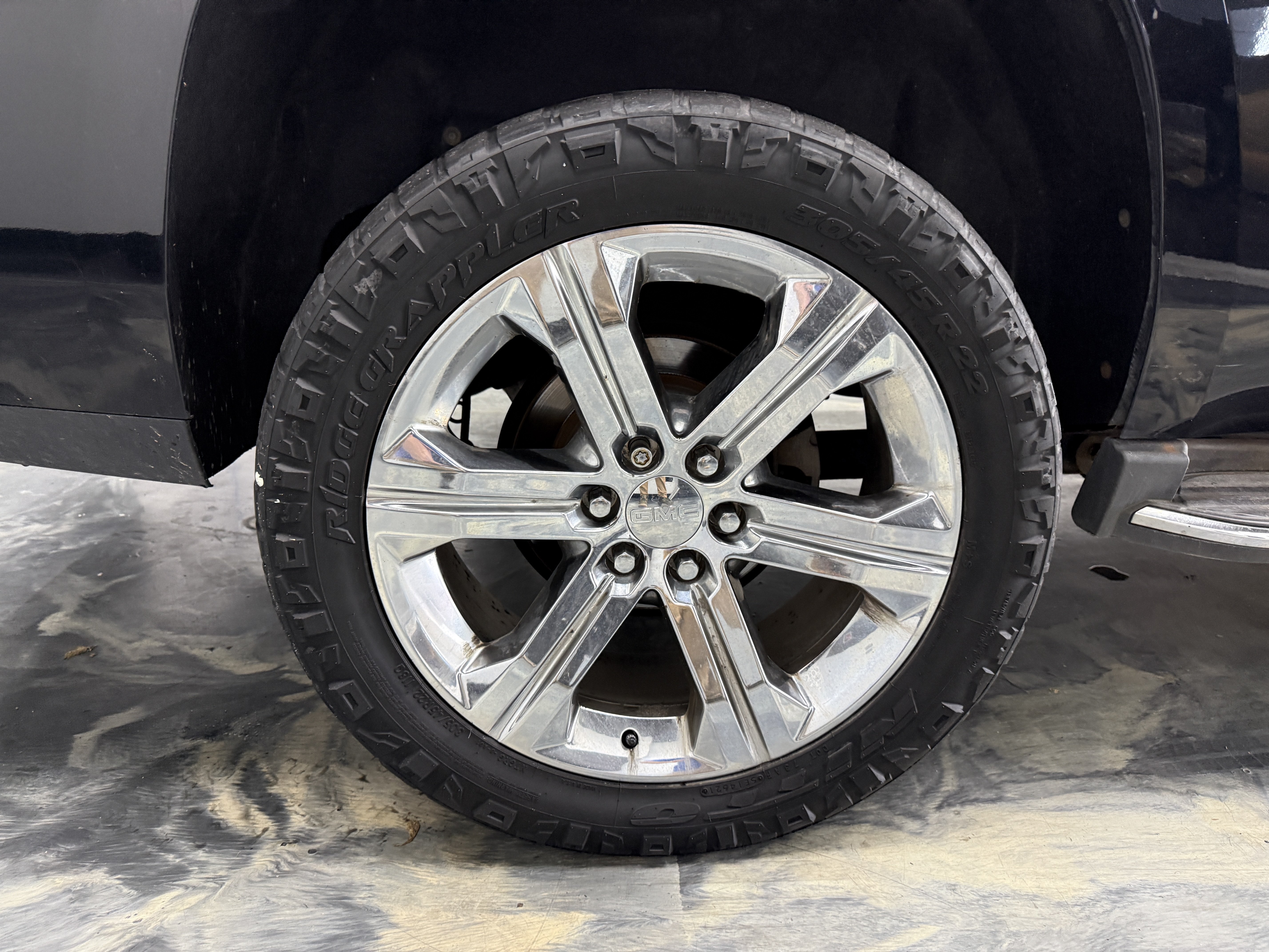 Used 2015 GMC Yukon Denali w/ Open Road Package AWD/4WD image 31