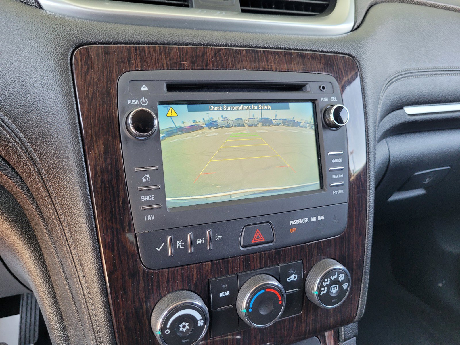 Used 2017 Chevrolet Traverse LT w/ LPO, 'HIT The Road' Package FWD image 17