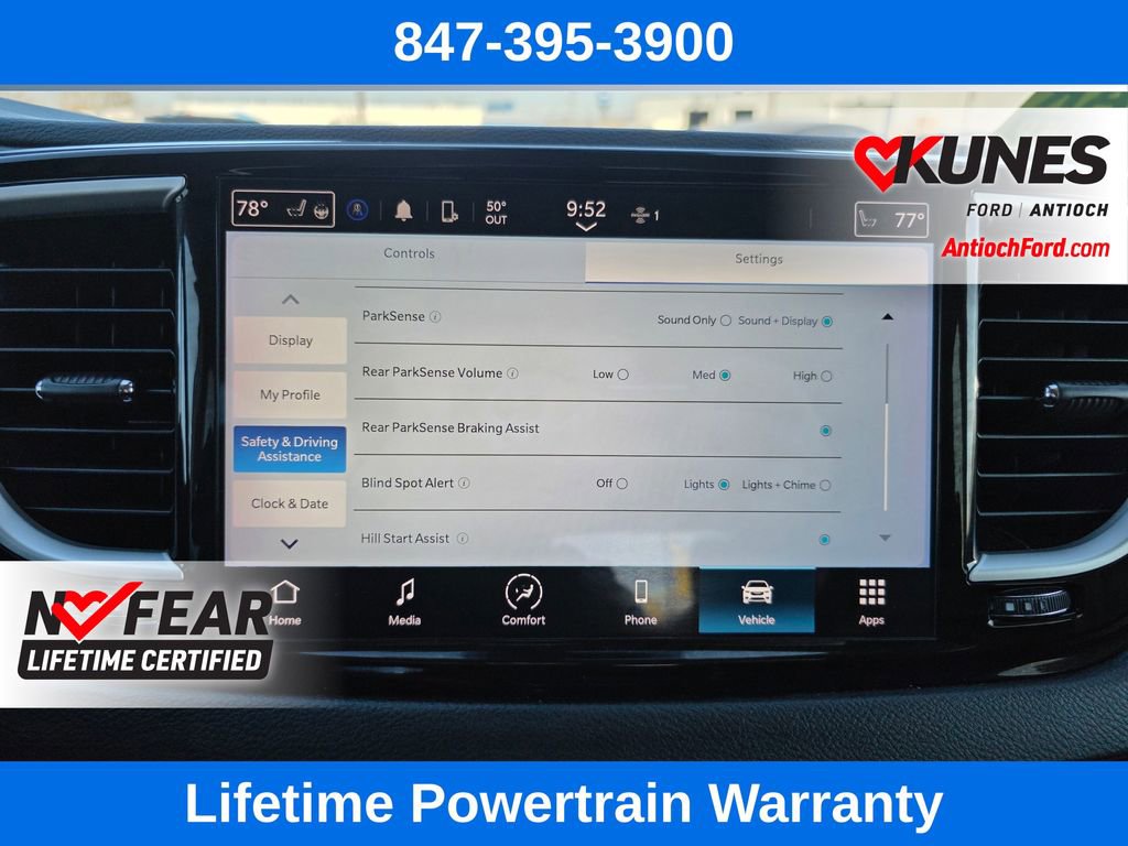 Used 2024 Chrysler Pacifica Touring-L FWD image 52
