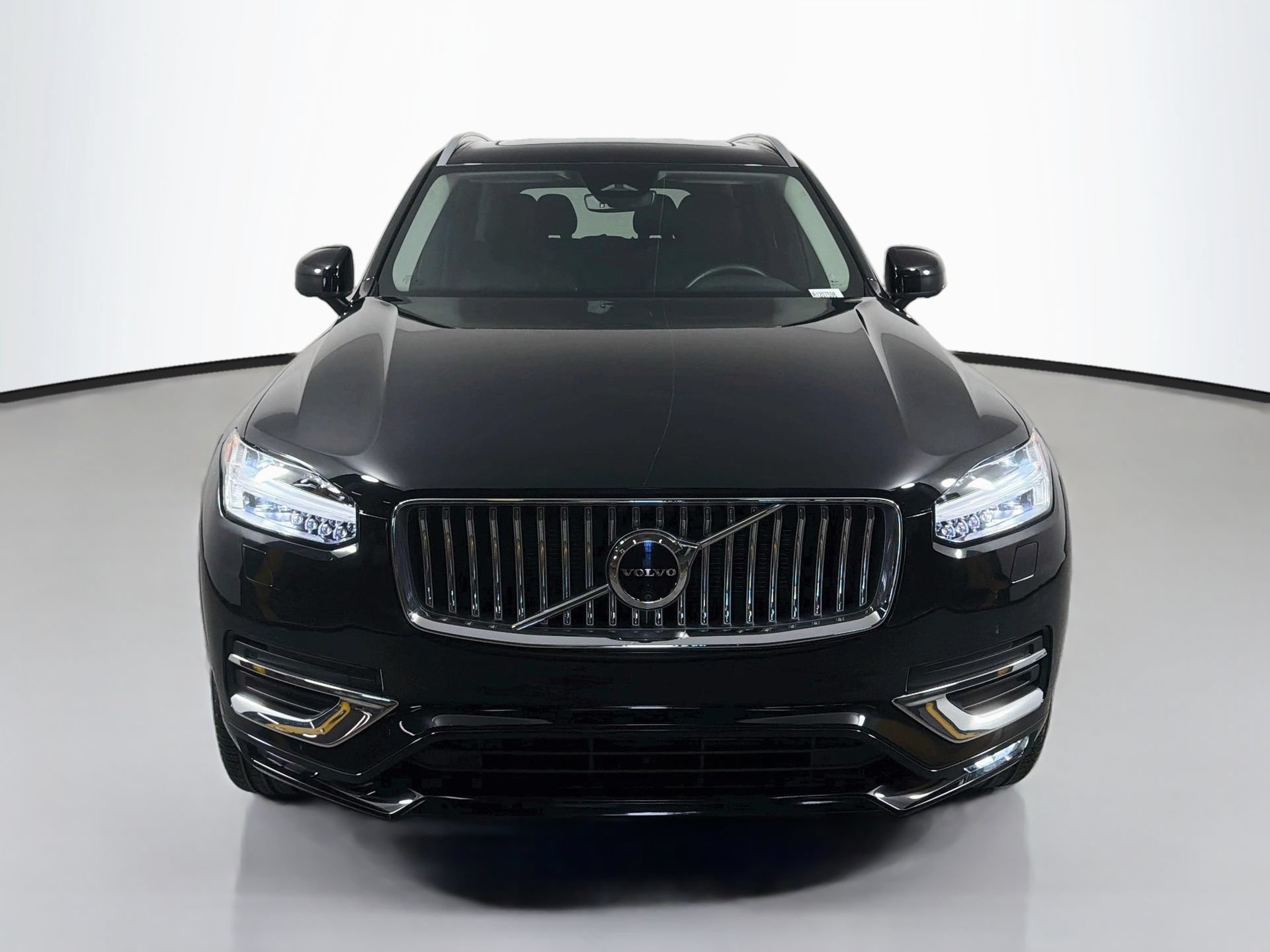 Certified 2024 Volvo XC90 B5 Plus w/ Protection Package Premier AWD/4WD image 2