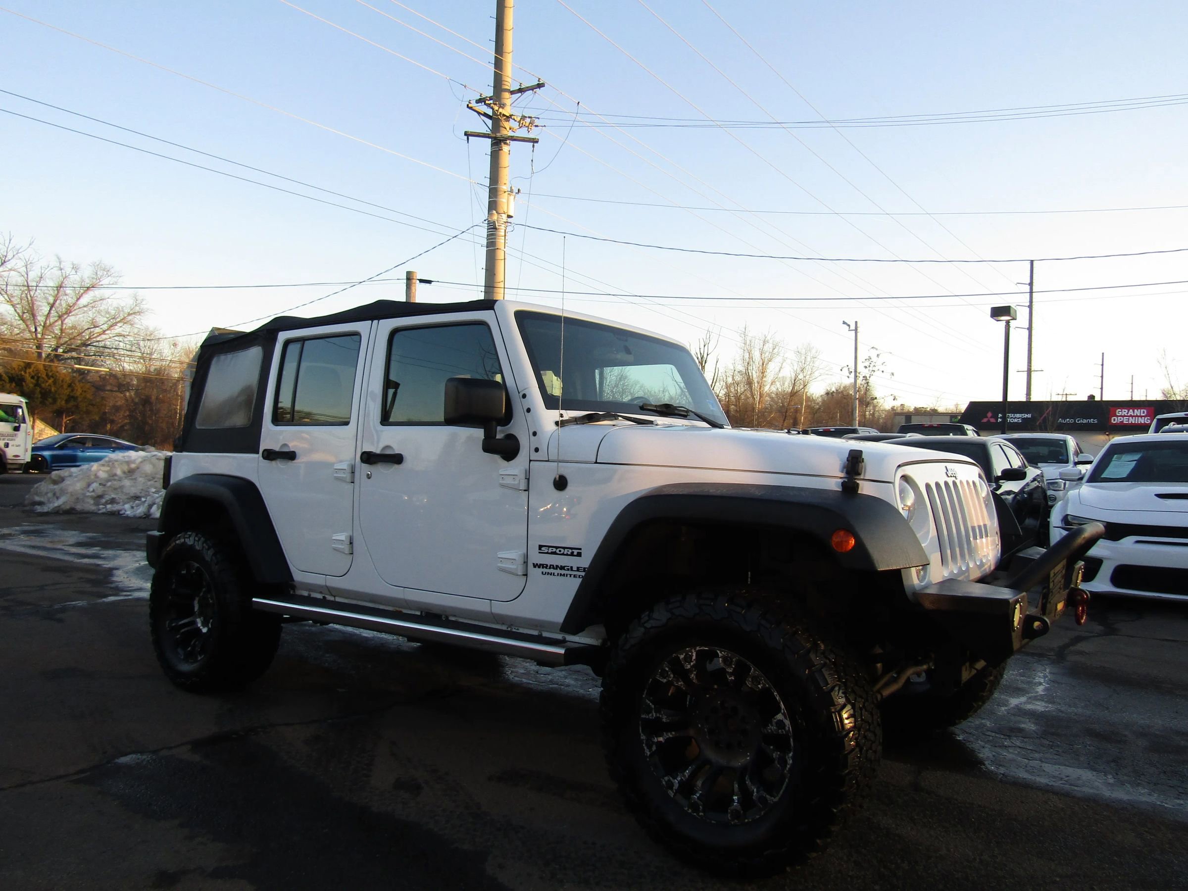 Used 2016 Jeep Wrangler Unlimited Sport w/ Connectivity Group AWD/4WD image 9