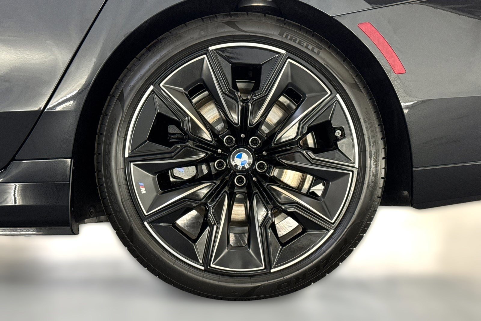 New 2026 BMW 750e xDrive image 12