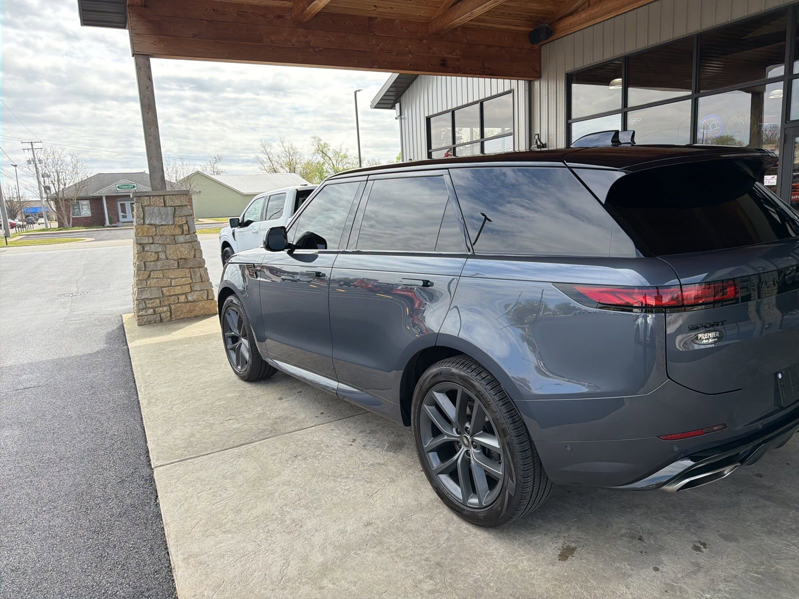 Used 2024 Land Rover Range Rover Sport Dynamic SE AWD/4WD image 24